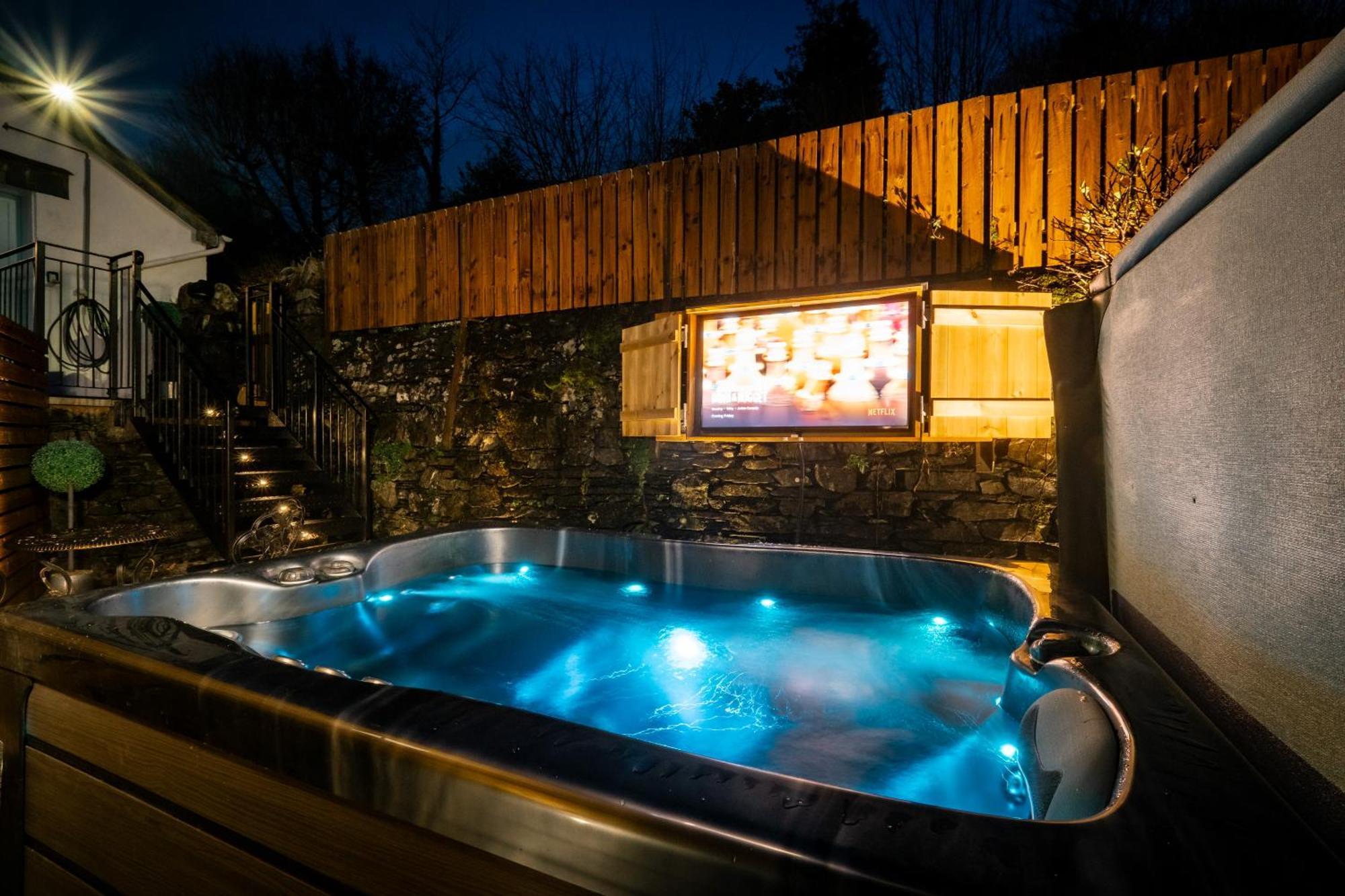 Stunning Cottage Grade 2 Listed With Parking And Hot Tub Bowness-on-Windermere Exterior foto
