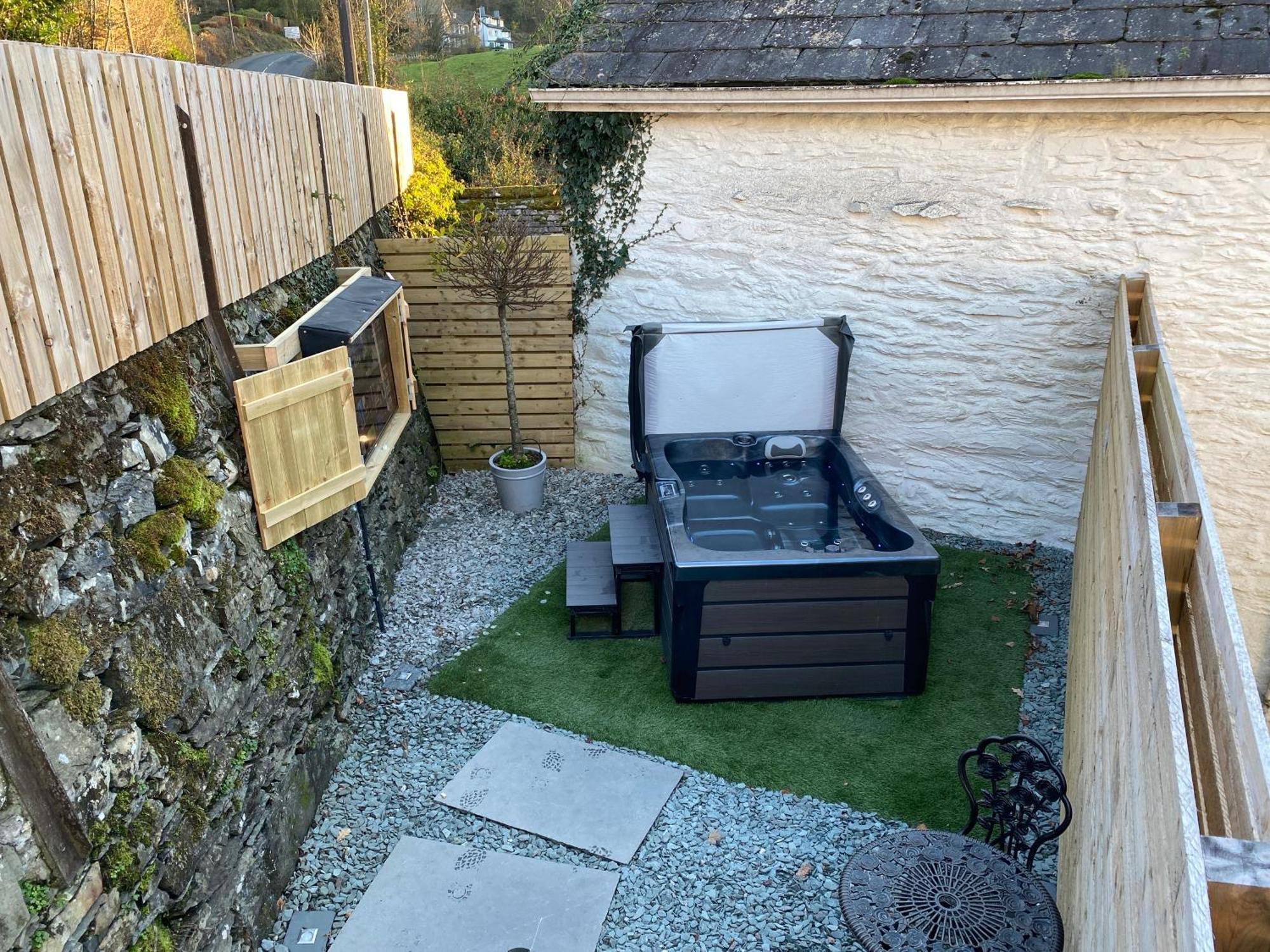 Stunning Cottage Grade 2 Listed With Parking And Hot Tub Bowness-on-Windermere Exterior foto